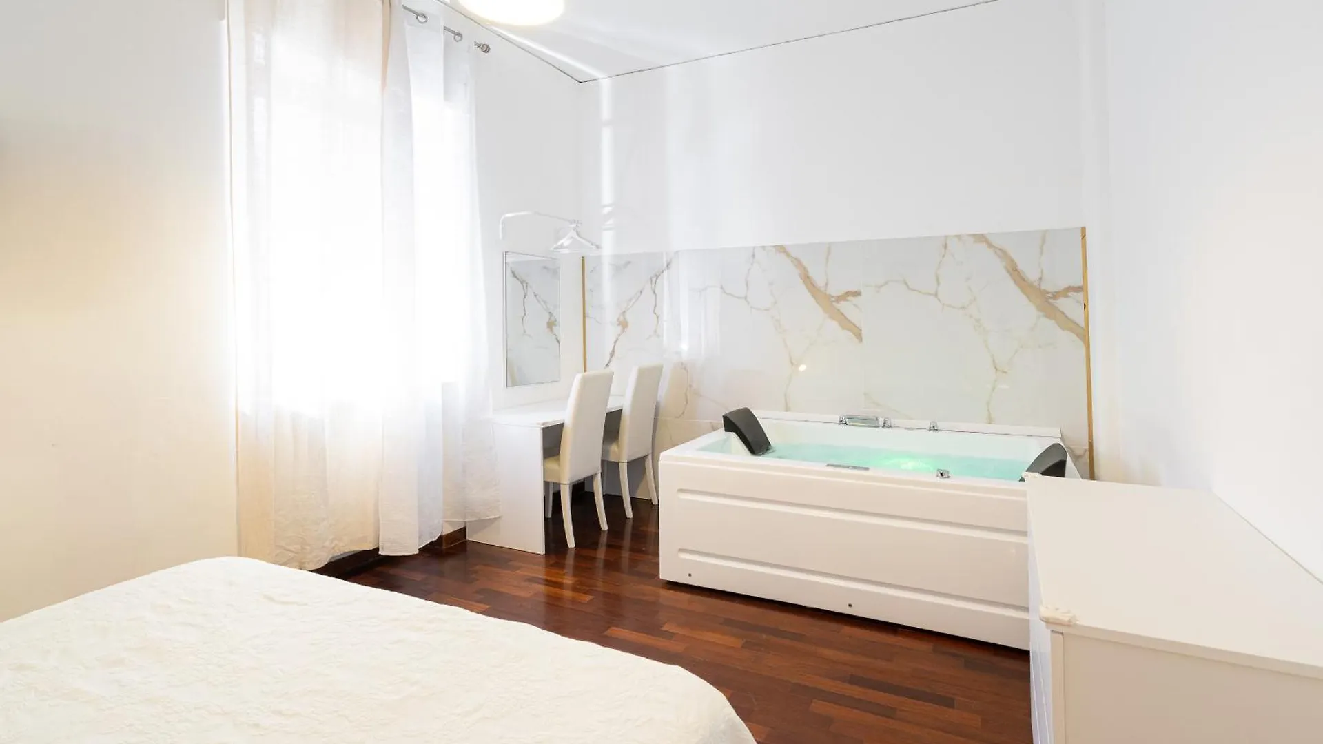 Exe Napoli Stadium Apartment 0*, Nápoles